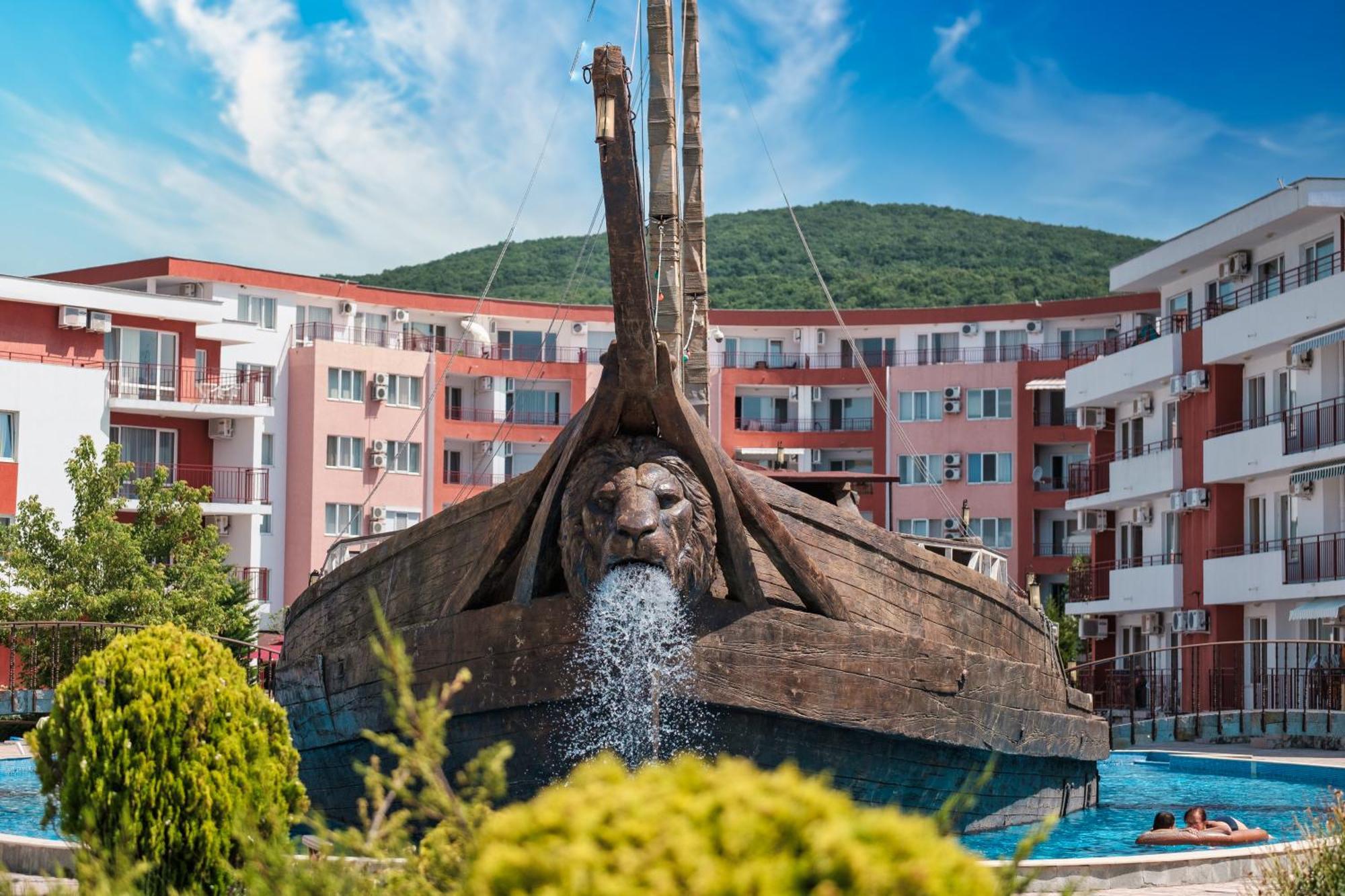 Privilege Apartment *